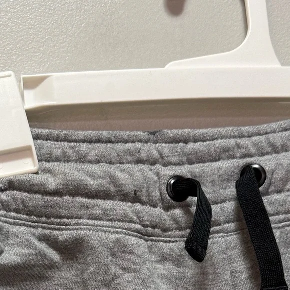 Women’s Under Armour Shorts - Picture 5 of 5